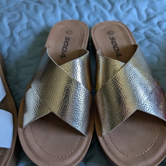 Sandals - Picture 3 of 4